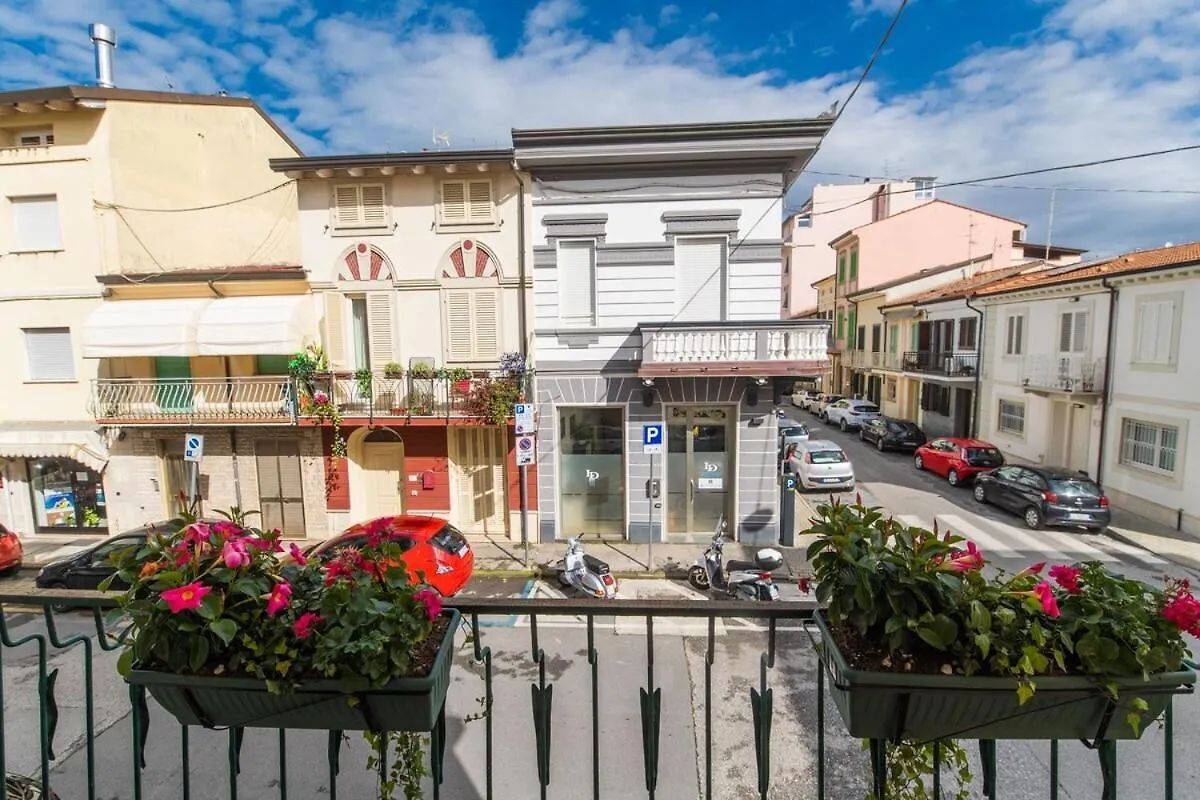 Hotel Casa Fubis Viareggio 0*,  Italia